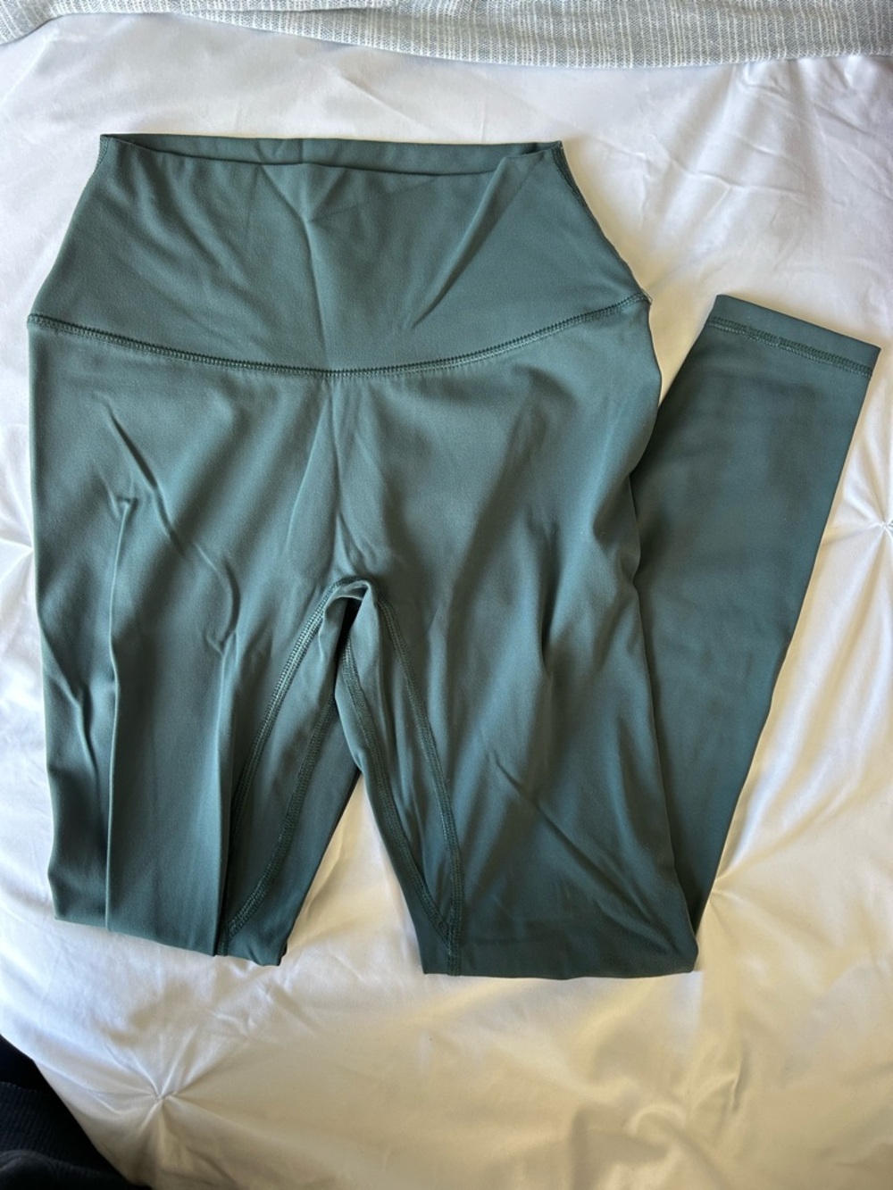 Garage Forest Green Active Leggings and Sports Bra Set size small in both - Picture 3 of 5
